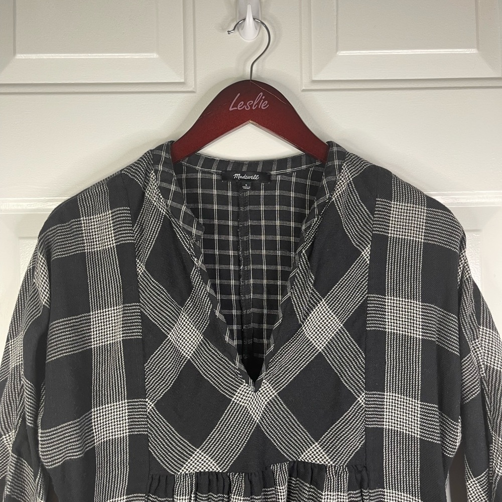 Madewell long sleeve v neck flannel top in black‎ and white. - Picture 3 of 6